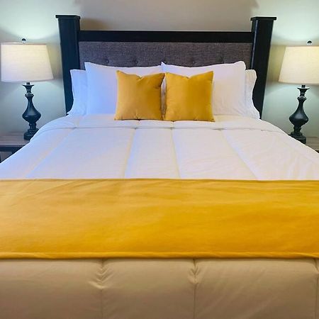 Odyssey On The 5Th - Exquisite Luxury Apt كينغستون المظهر الخارجي الصورة